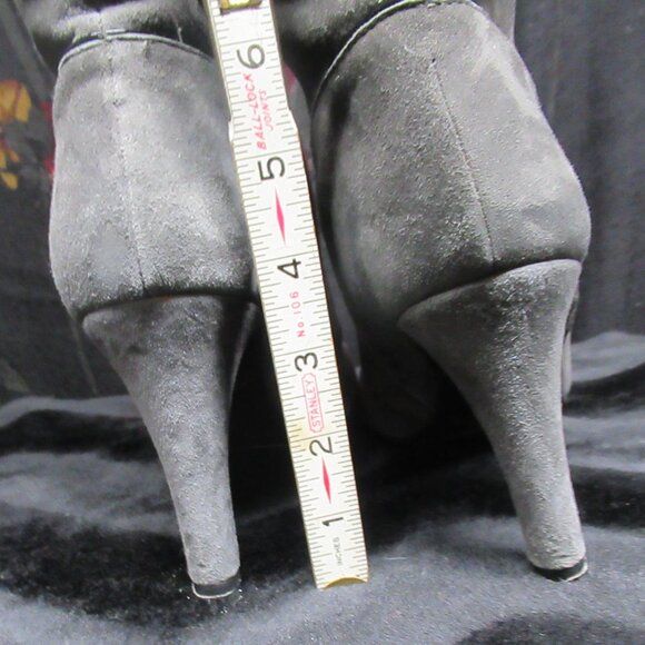 Enzo Eairinna Grey Suede Knee High Heeled Dress Boot - Picture 9 of 13
